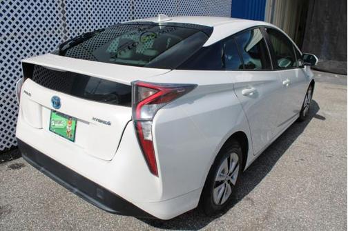 2016 Toyota Prius Three