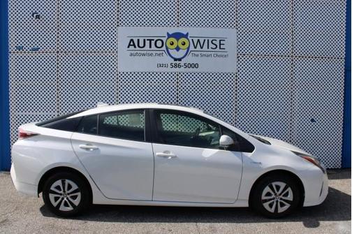 2016 Toyota Prius Three
