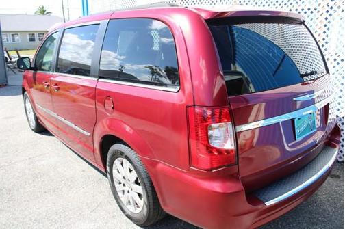 2013 Chrysler Town & Country Touring