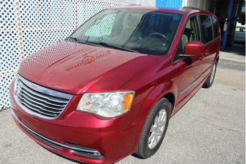 2013 Chrysler Town & Country Touring