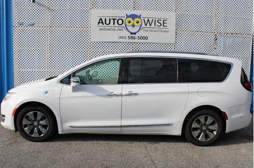 2018 Chrysler Pacifica Hybrid Limited
