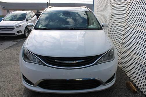 2018 Chrysler Pacifica Hybrid Limited