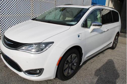 2018 Chrysler Pacifica Hybrid Limited