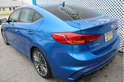 2017 Hyundai ELANTRA Sport