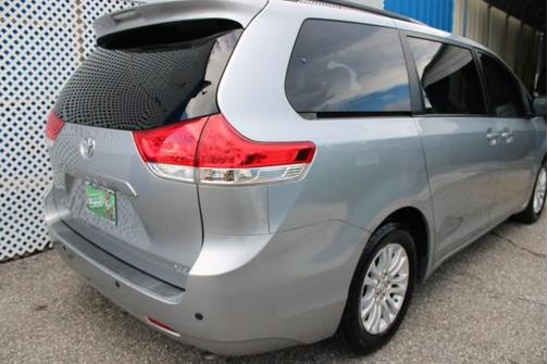 2014 Toyota Sienna XLE