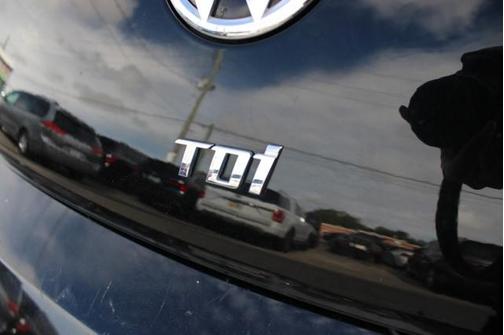 2014 Volkswagen Beetle DSG 2.0L TDI w/Sun/Sound/Nav