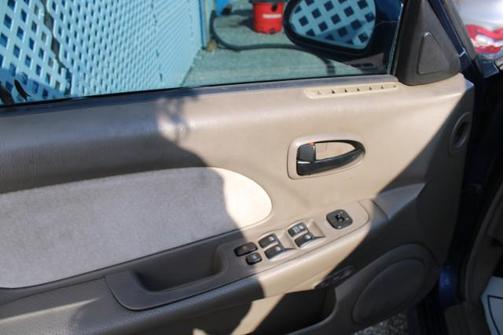 2004 Hyundai SONATA Base