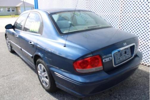 2004 Hyundai SONATA Base