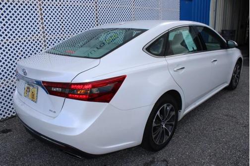 2016 Toyota Avalon XLE