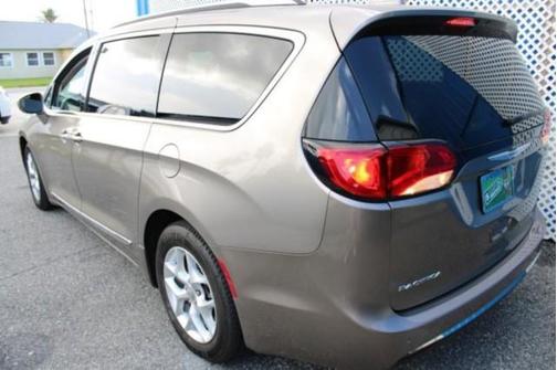 2018 Chrysler Pacifica Touring-L Plus