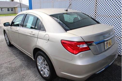 2014 Chrysler 200 LX