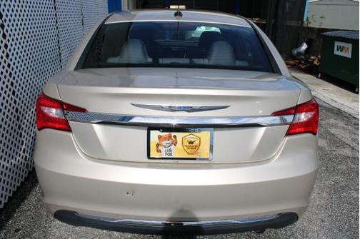 2014 Chrysler 200 LX