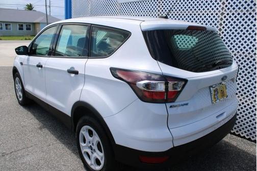 Oxford White 2018 Ford Escape S
