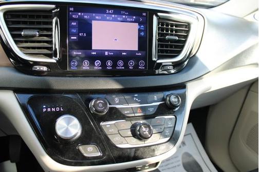 2018 Chrysler Pacifica Touring-L