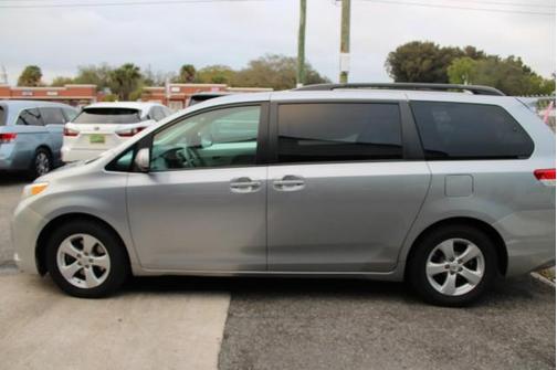 2013 Toyota Sienna LE