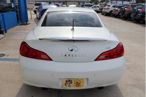 2011 INFINITI G37 Base