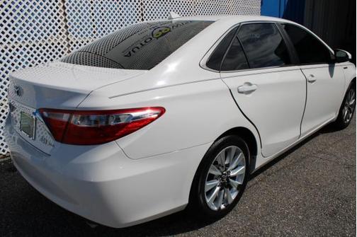 2016 Toyota Camry Hybrid XLE