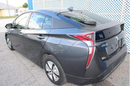 2016 Toyota Prius Three
