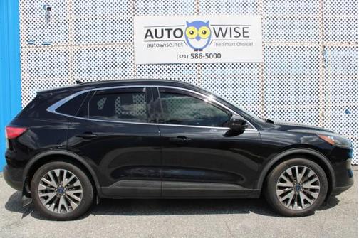 2020 Ford Escape Titanium Hybrid