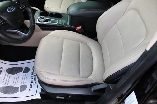 2020 Ford Escape Titanium Hybrid