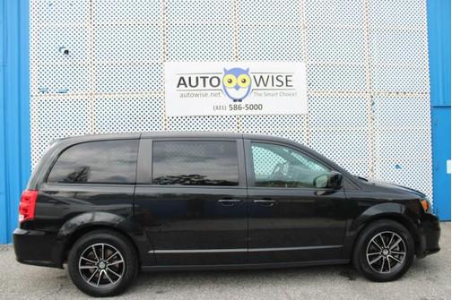 Black Onyx Crystal Pearlcoat 2019 Dodge Grand Caravan GT