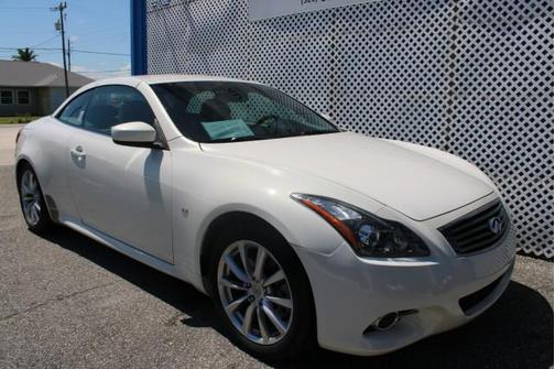 Moonlight White 2014 INFINITI Q60 Sport
