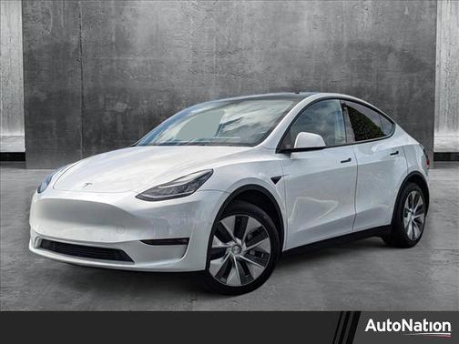 2022 Tesla Model Y Long Range Dual Motor All-Wheel Drive