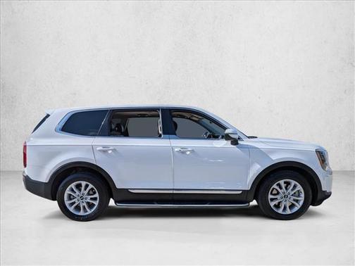 Glacial White Pearl 2022 Kia Telluride LX