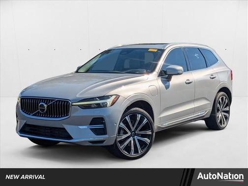 2023 Volvo XC60 Recharge Plug-In Hybrid T8 Ultimate Bright Theme