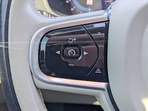 2023 Volvo XC60 Recharge Plug-In Hybrid T8 Ultimate Bright Theme