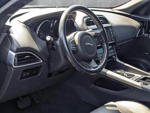 2018 Jaguar F-PACE 35t Premium