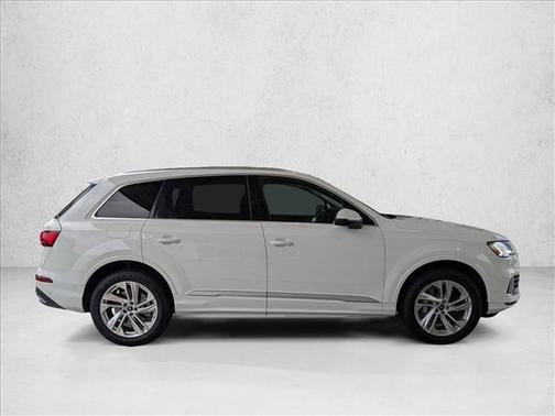 2024 Audi Q7 55 Premium Plus