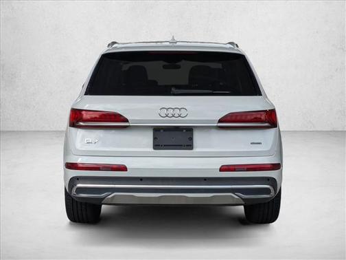 2024 Audi Q7 55 Premium Plus