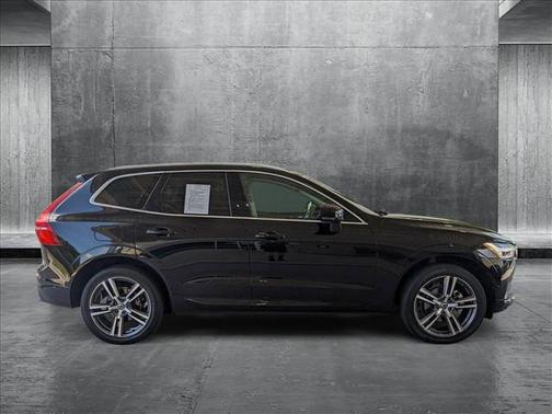 2019 Volvo XC60 T5 Momentum