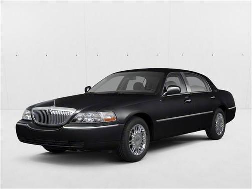 2011 Lincoln Town Car Signature
