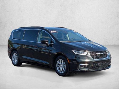 Brilliant Black Crystal Pearlcoat 2022 Chrysler Pacifica Touring L