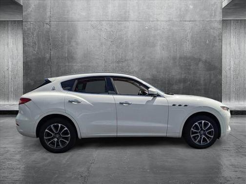 2017 Maserati Levante Base