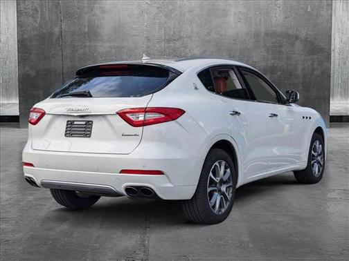 2017 Maserati Levante Base