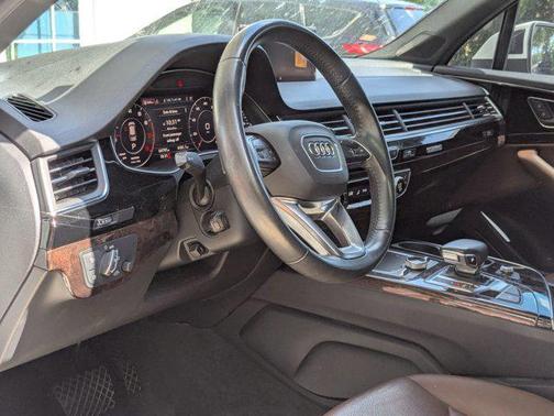 Glacier White Metallic 2019 Audi Q7 55 Premium Plus