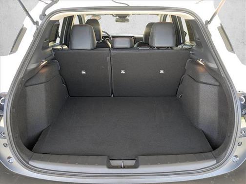 Aspen White Tricoat 2025 Nissan Kicks SR