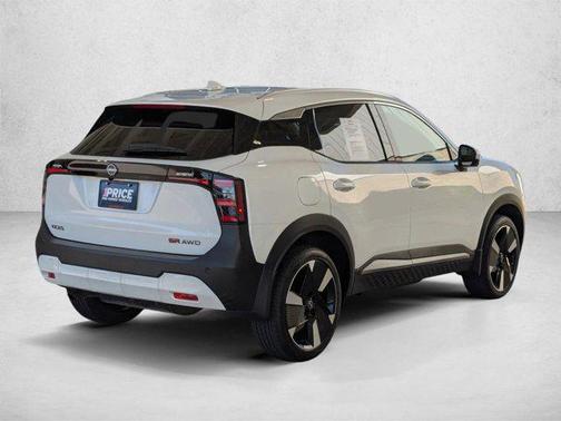 Aspen White Tricoat 2025 Nissan Kicks SR