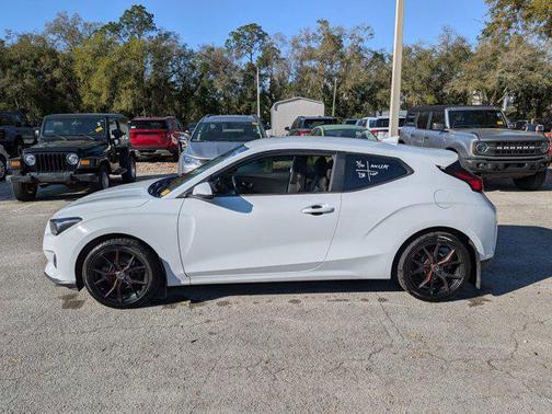 2020 Hyundai Veloster 2