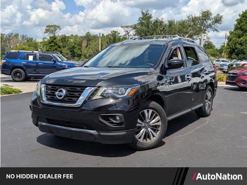 Magnetic Black Pearl 2020 Nissan Pathfinder SV 4WD