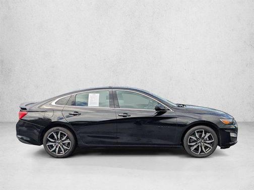 Mosaic Black Metallic 2022 Chevrolet Malibu FWD RS