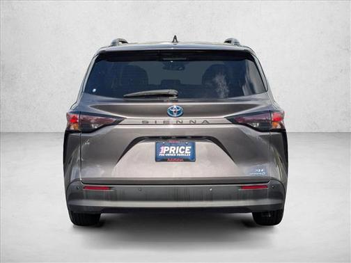 2024 Toyota Sienna XLE 8 Passenger