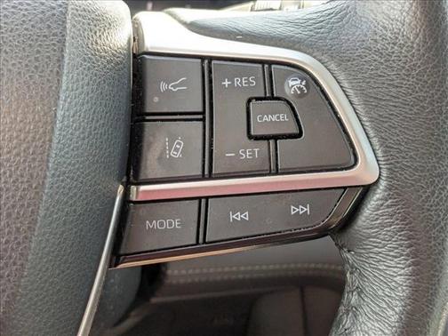 2024 Toyota Sienna XLE 8 Passenger