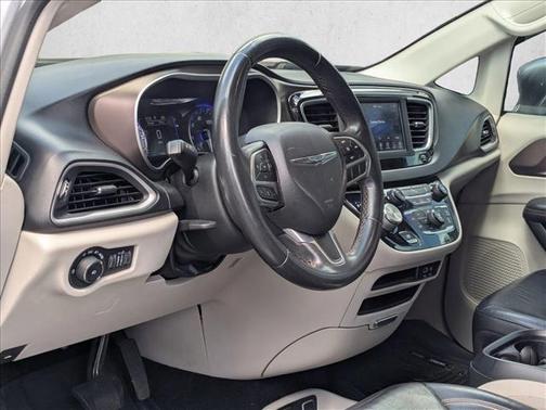Billet Silver Metallic Clearcoat 2018 Chrysler Pacifica Touring-L