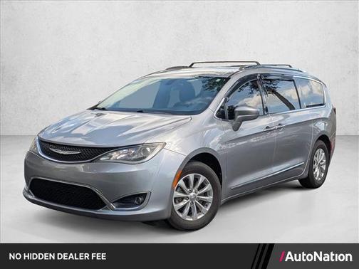 Billet Silver Metallic Clearcoat 2018 Chrysler Pacifica Touring-L
