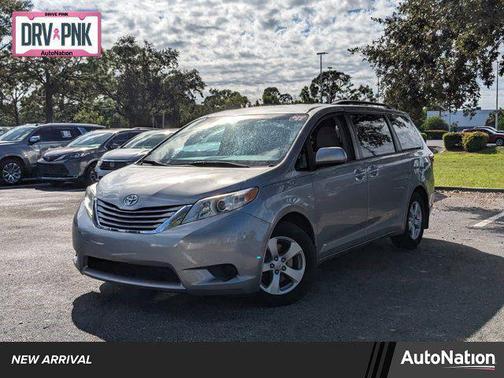 2017 Toyota Sienna LE