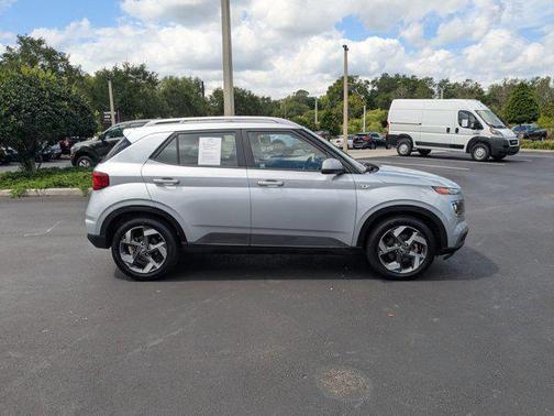 2021 Hyundai VENUE SEL